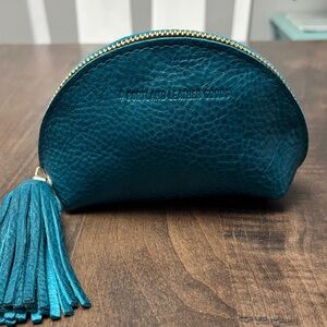 Portland Leather Aquarius taco pouch.